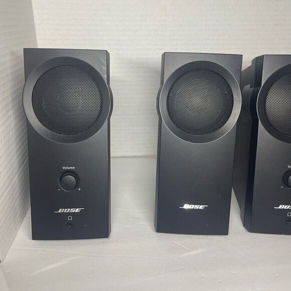 Bose Companion 2 Series Multimedia Speaker System (Black) - Tested 4 Speakers - Picture 2 of 10